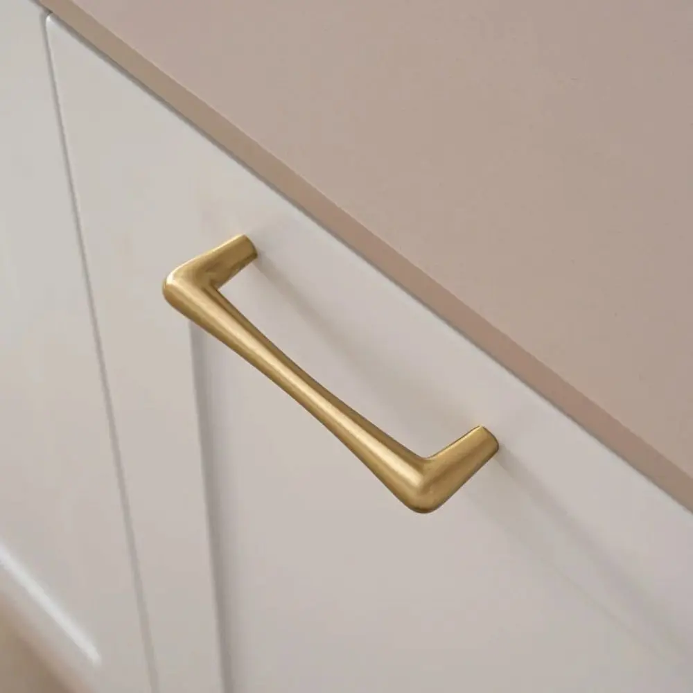High Quality Gold/Silver Cabinet Pull Solid Alloy Furniture Handles Durable Smooth Wardrobe Handle for Cabinet Wardrobe Drawer
