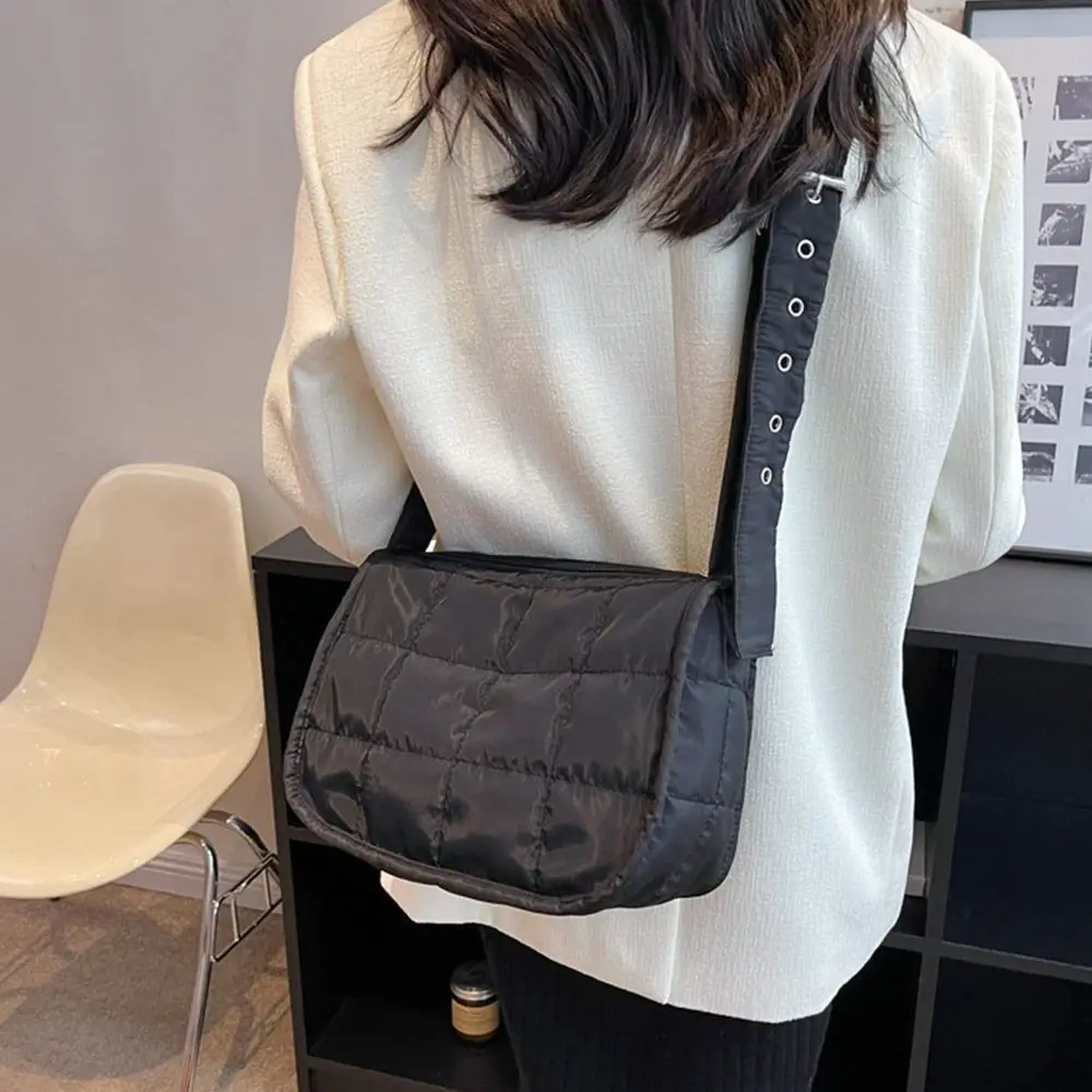 Fashion Quilted Handbags Casual Cotton-Padded Bags Solid Color Shoulder Bags Women Ladies Lightweight Underarm Bags