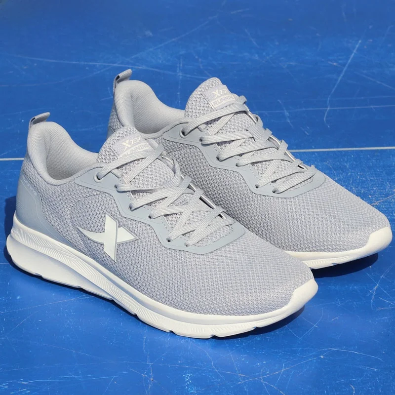 

XTEP Мужские кроссовки Running oes Удобные дышащие легкие и абсорбирующие мягкие боты для путешествий и бега