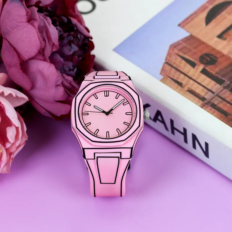 

Женские кварцевые часы с розовой лентой для отдыха и спортивной полосатой стрелкой