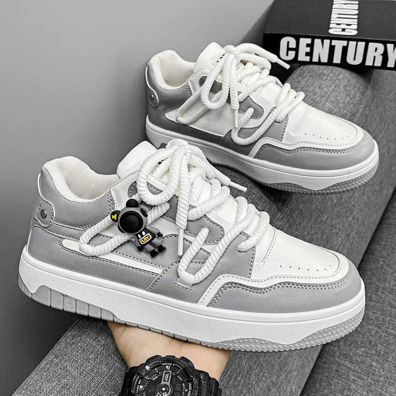 

Men's shoes in autumn and winter New platform leisure sports fashion boys a pedal leather Joker shoes.