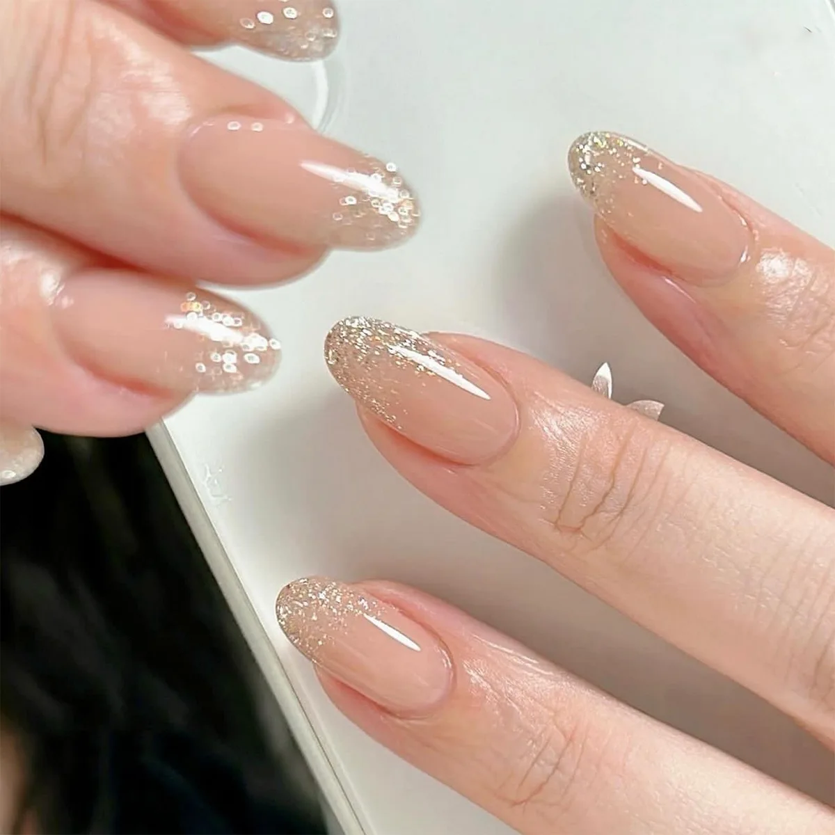 24pcs Cat's Eye False Nails Wearable Red Mid-length Almond Fake Nail Bow Shiny Powder Full Cover Nail Tips Round Press on Nails