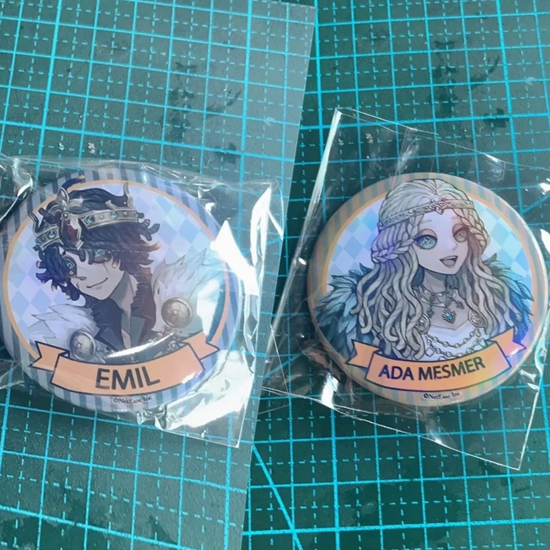 Identity V Sturer Emil Psychologue Cosplay Figurine en Acrylique Modèle de Bureau Ornement Accessoires Cadeau d'Anniversaire Garçon Badges Épingles