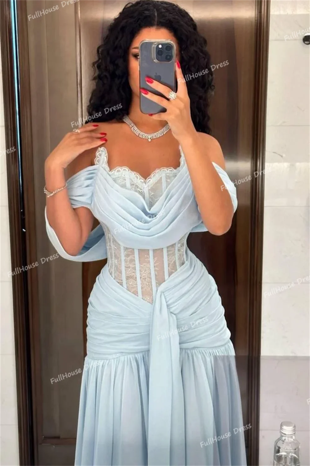 Robe de soirée trapèze plissée en mousseline de soie, fantastique, sur mesure, sans bretelles, longue longueur, dos nu, avec dentelle