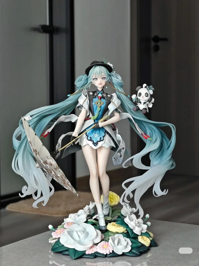 

Random blind box hot selling anime character Miki handmade anime beauty model surrounding accessories and statues collection dec
