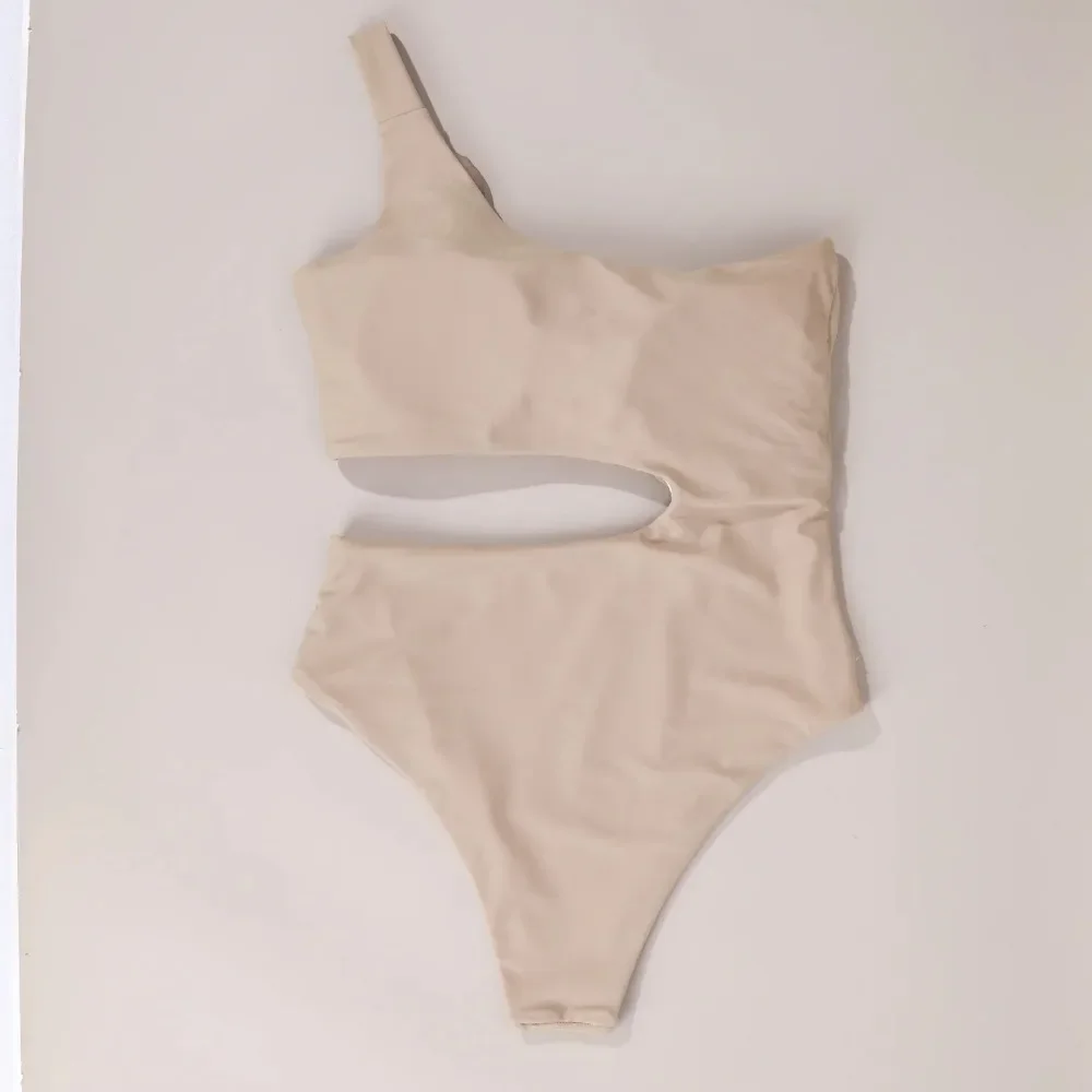 Sexy de uma peça de banho feminino conjunto de biquíni praia cor sólida senhora maiô sem cintura alça de um ombro terno de biquíni coreano 2024