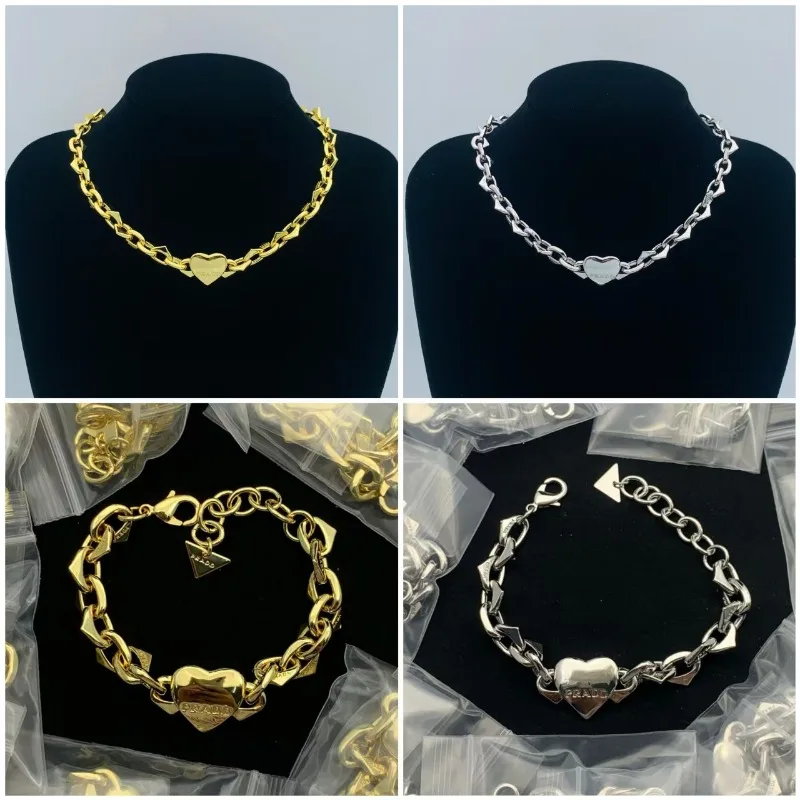 

Ожерелье Pujia 2025 женское P Family перевернутая треугольная цепочка на шею, цепочка на ключицу ветра, латунь