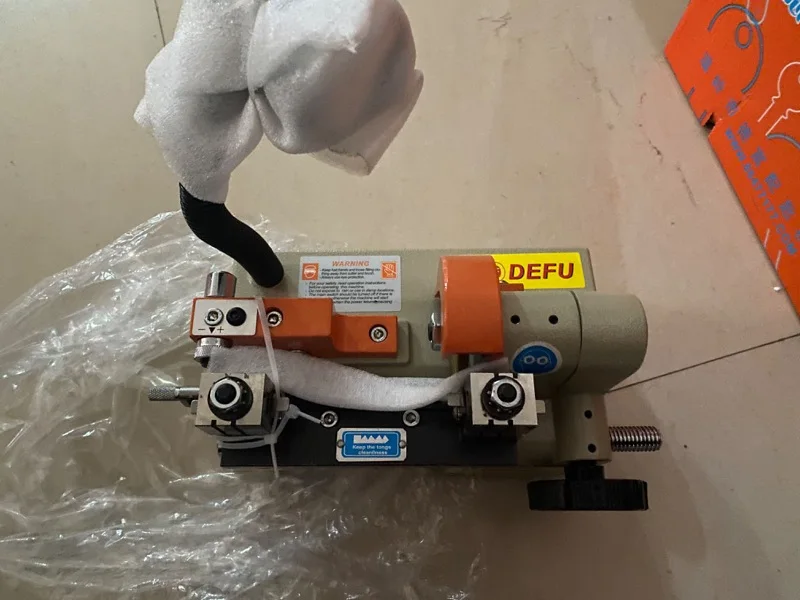 Manual Operation Key Cutting Machine DEFU-001 Model Locksmith's Tools Car Key Cutting Machines