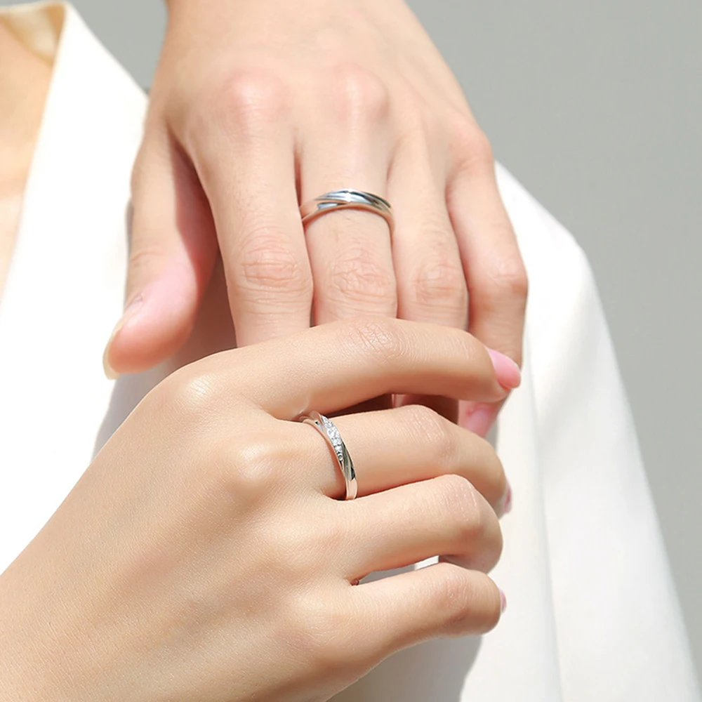 HHIOK Festival High end Couple Ring 2 Pieces of 925 Sterling Silver Inlaid With VVS Moissanite Accompanied by GRA Certificate