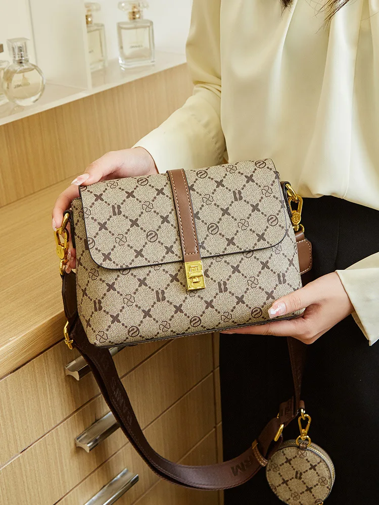 2024 new high-end light luxury women\'s fashion patchwork print single shoulder crossbody bag C049