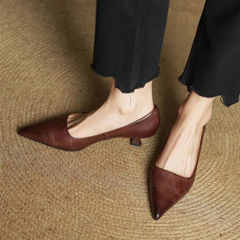 

Spring Genuine Leather Pointed Toe Shoes Women 4.5cm Low Heels Fashion Sexy Daily Work Heel Women Shoes HN01