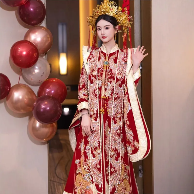 

Новый стиль свадебного платья в китайском стиле с короной Феникса и красным халатом, подходящим для тостов на павильона.