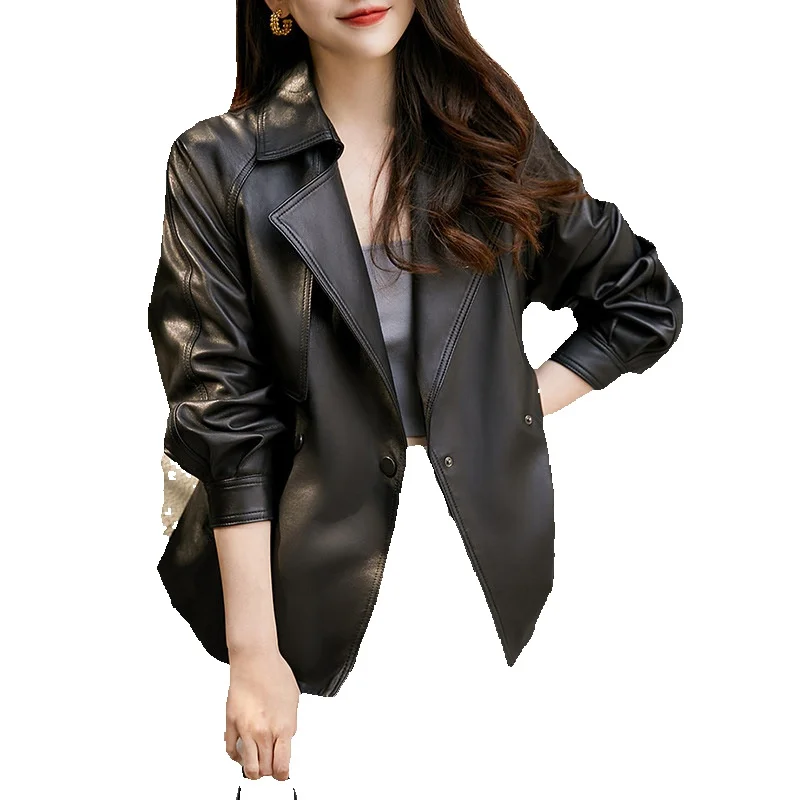 

Exquisite Lapel Short Sheepskin Jacket With Loose Fitting Leather Silhouette