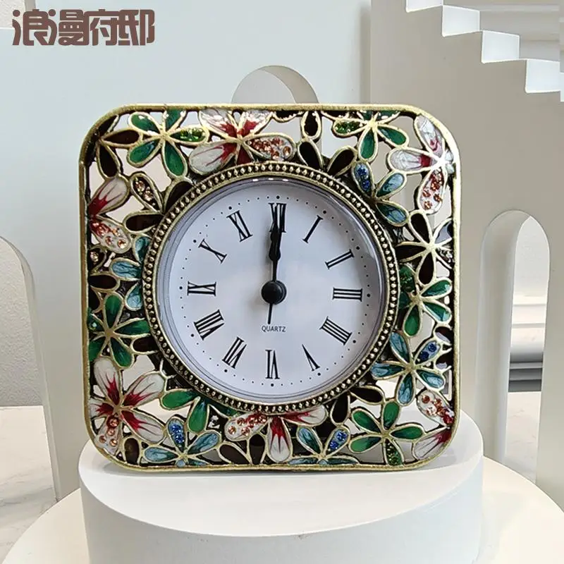 

Enchanting Enamel Table Clock: Ideal for Hot Pot, BBQ & Seafood Buffet Eateries, Doubles as a Gorgeous Floral Durable furniture