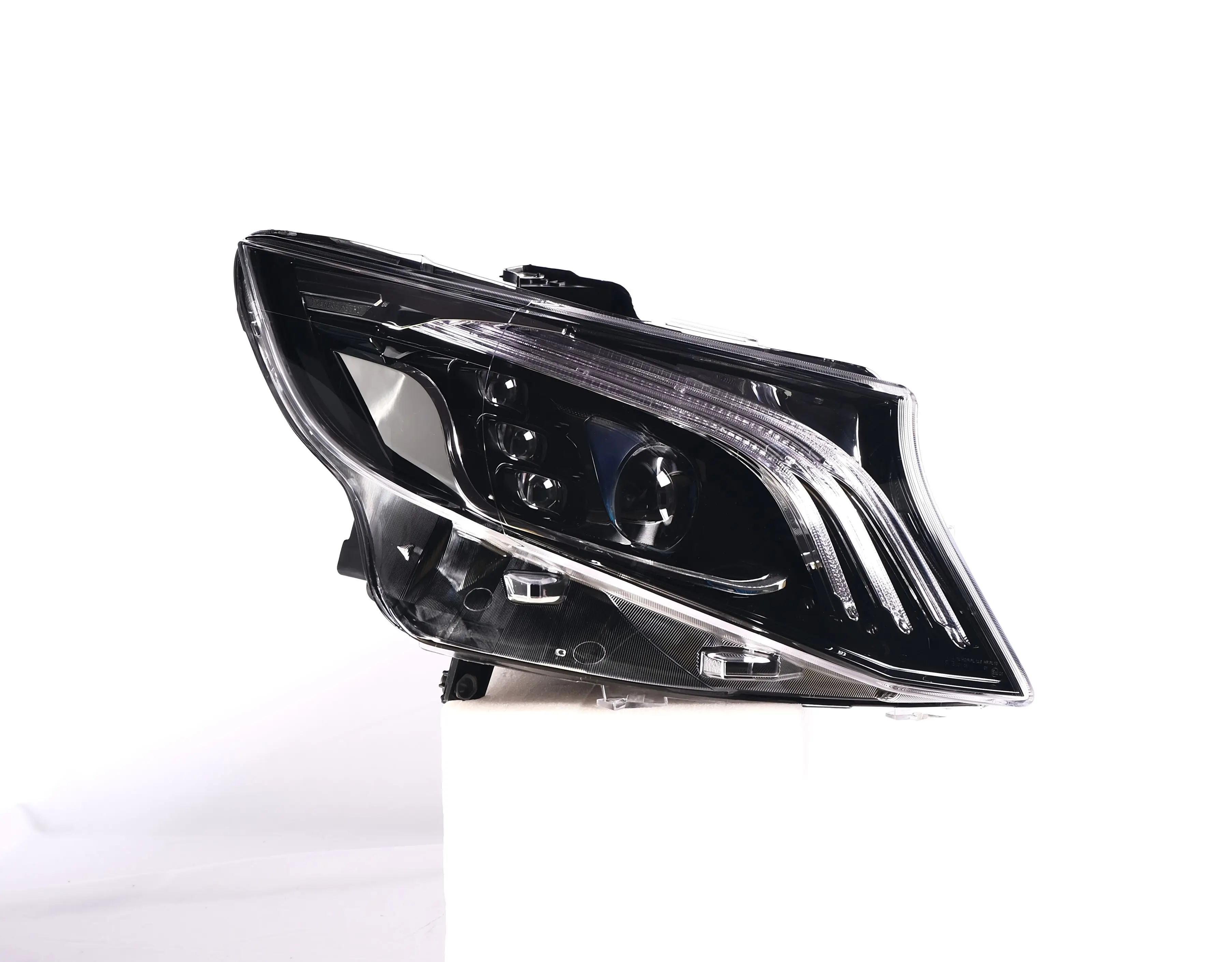 KQX Luxury Style 12V 6000K LED Headlight Assembly for Mercedes-Benz V-Class Modified Into FOR Maybach-style MPV (New)