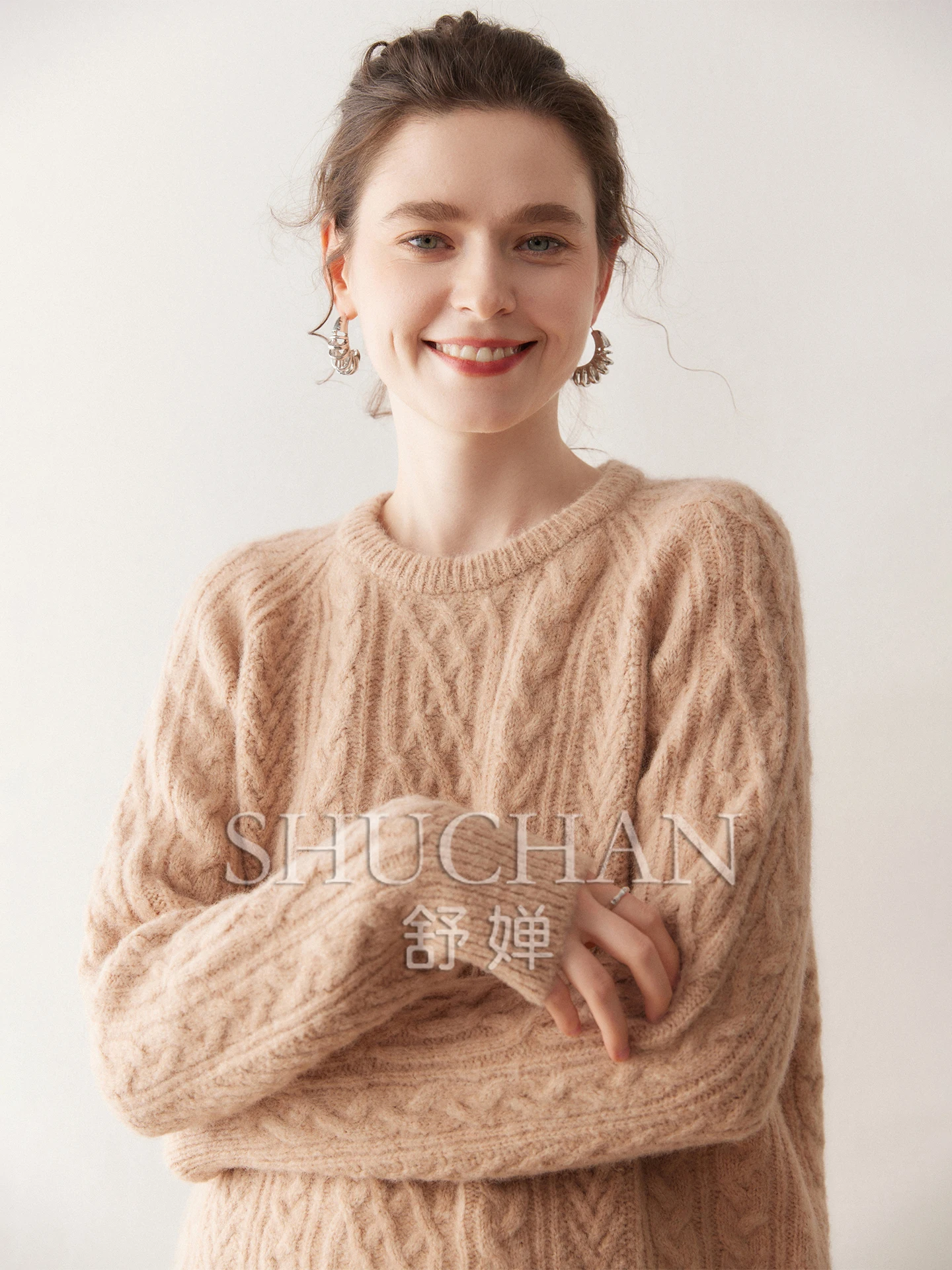 

Осень-зима 2025 г., новый пуловер с круглым вырезом, утепленный свитер, женский свободный вязаный свитер Як 31%, альпака 31%, шерсть 16%