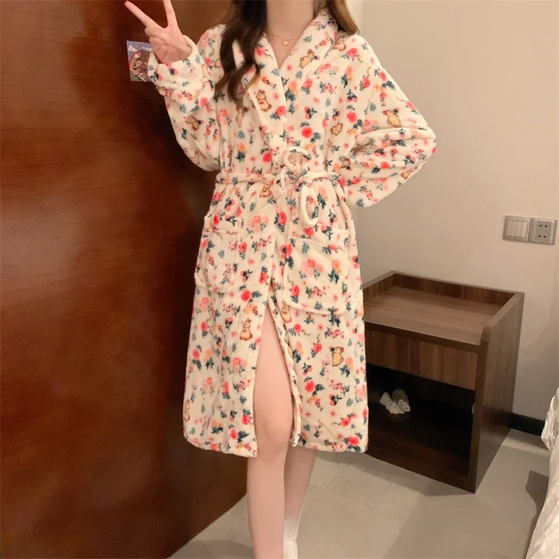 

Thickened Flannel Robe Women's Sleepwear Cartoon Print Belted Mid-Length Home Clothes Warmth Comfortable Winter Season