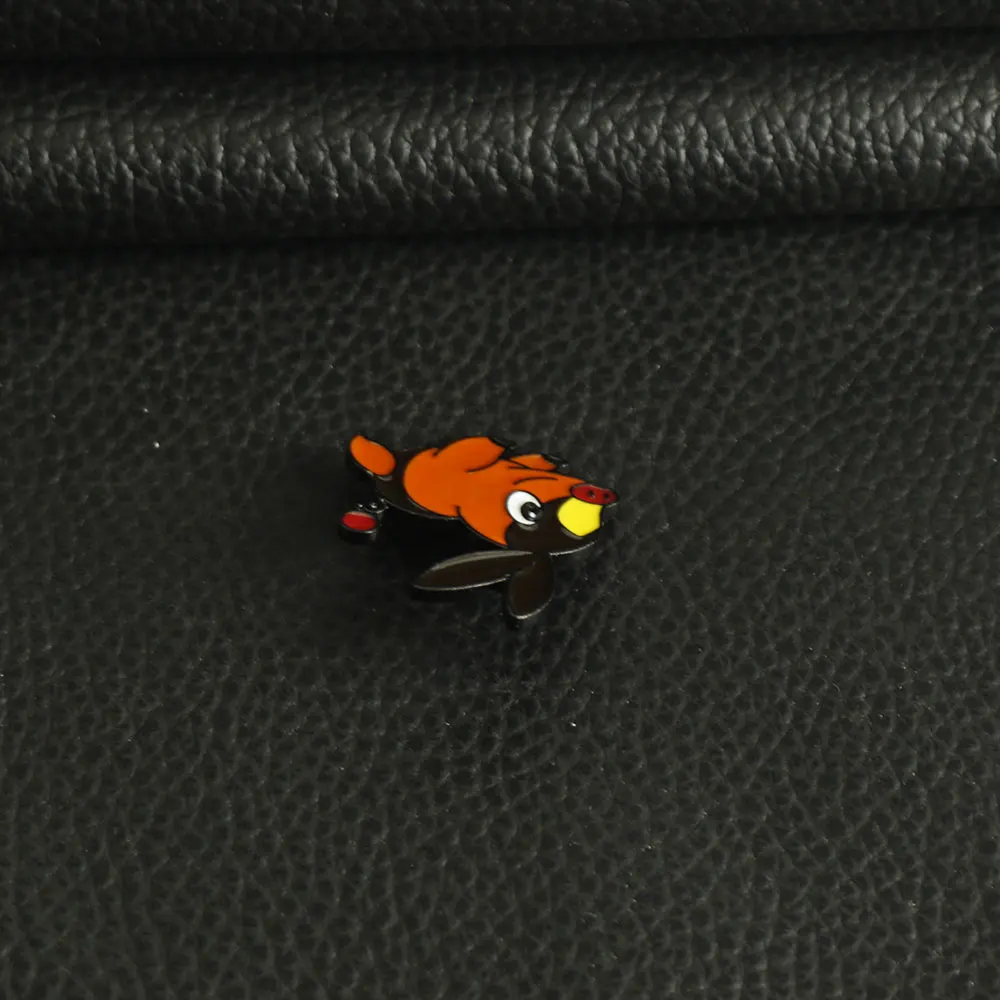 Nette Ferkel Brosche Pins Klassische Spiel Rolle Animation Tepig Abzeichen Cosplay Requisiten Broschen Schmuck Kawaii Zubehör Für Freunde