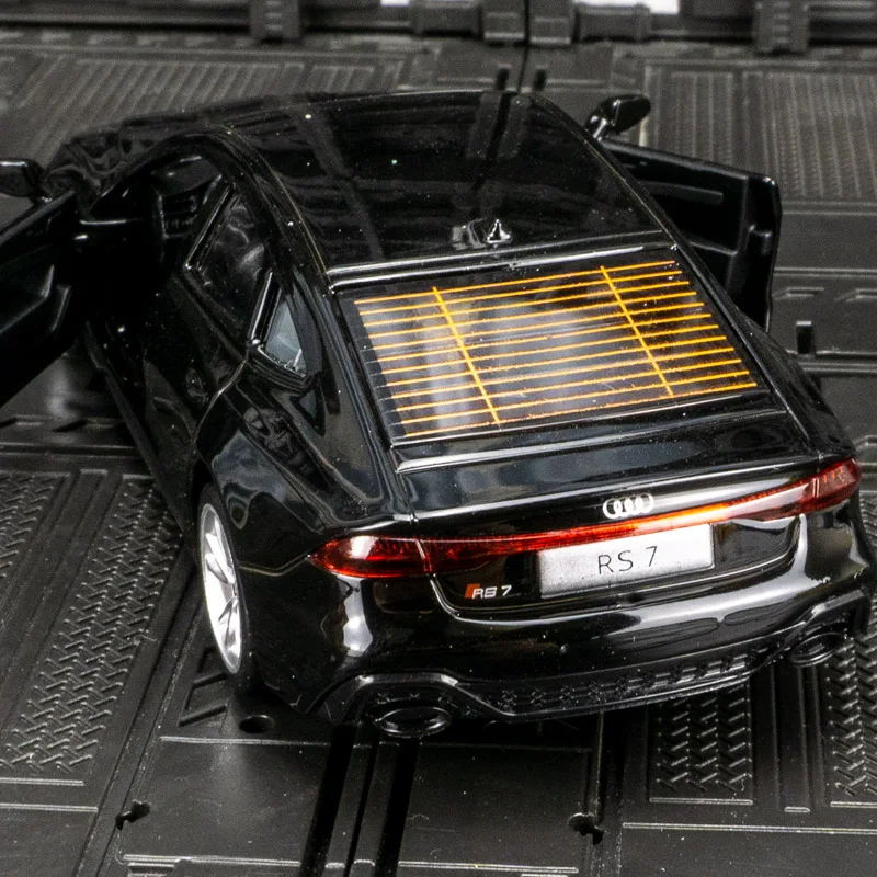 1:35 audi RS7 legering sportwagen model autodeur kan open hebben gesimuleerd geluid en verlichting rijk aan details, fijn vervaardigd