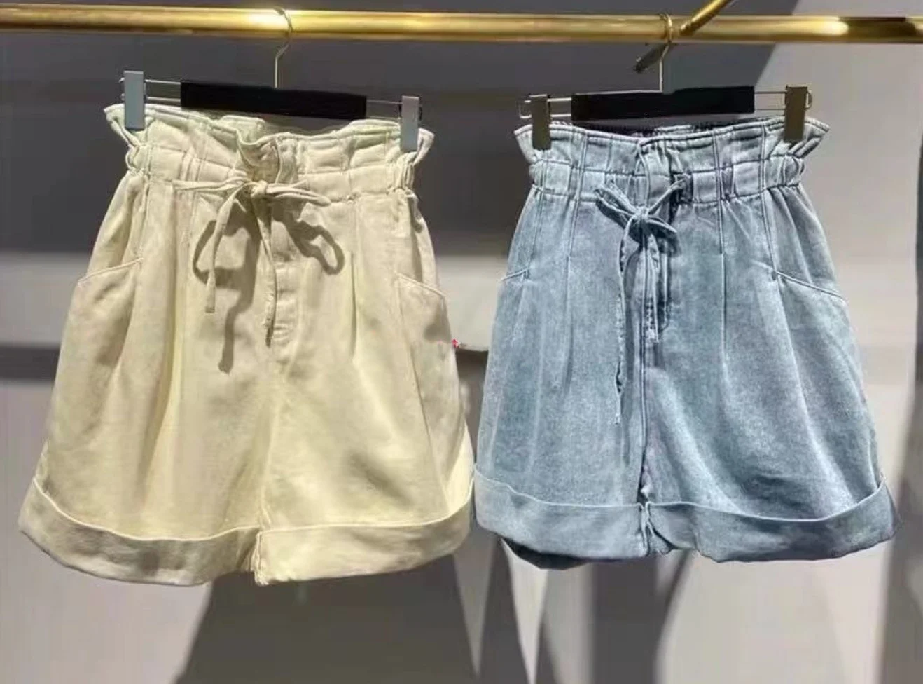 

Джинсовые шорты с высокой талией, цветочным декором и поясом, универсальный простой дизайн, прямые шорты для дома и лета