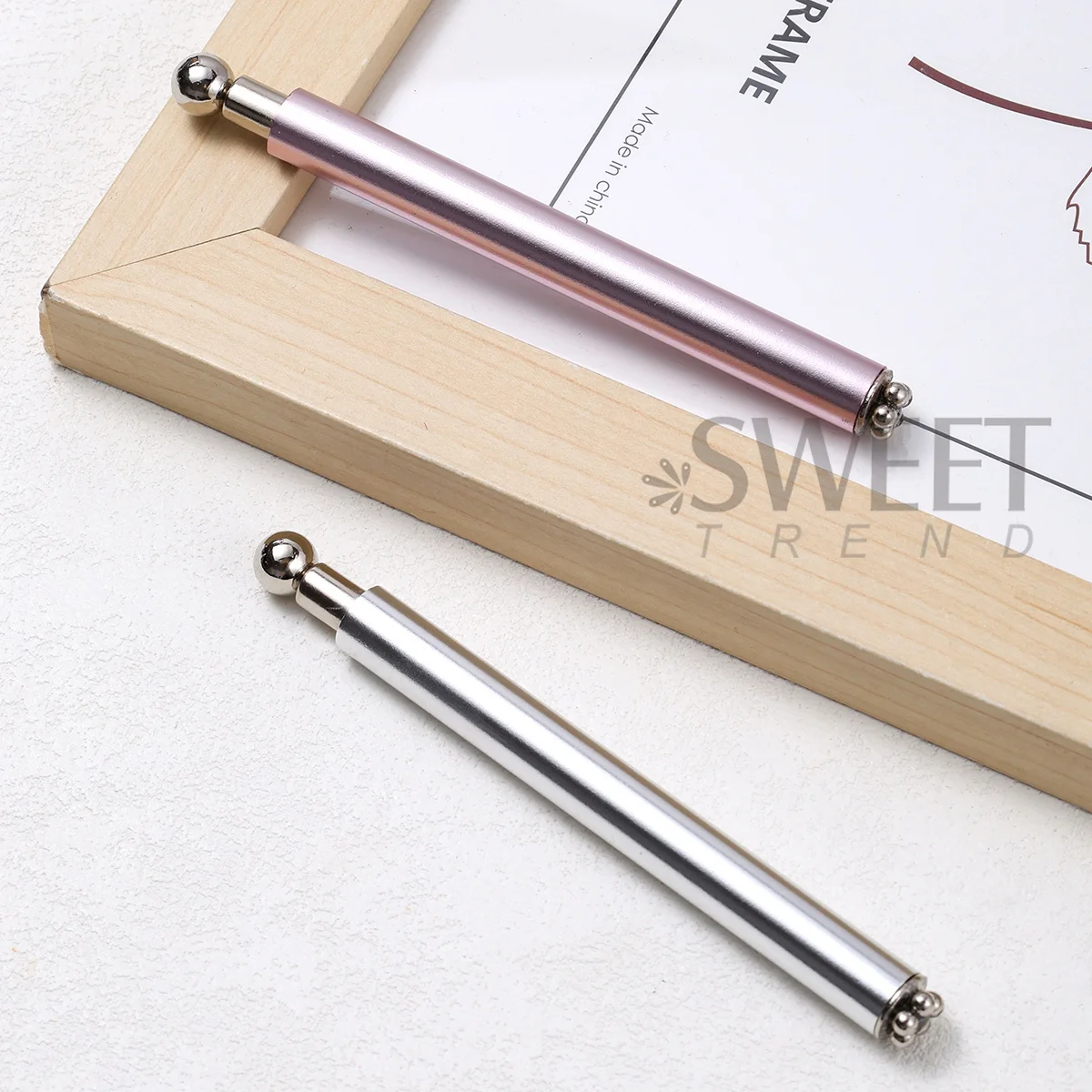 3 In 1 Flower Round Cat's Eye Nail Magnetic Pen Dual-Ended Adjustable Round Ball Magnet Stick Auxiliary Creative Manicure Tools view 5