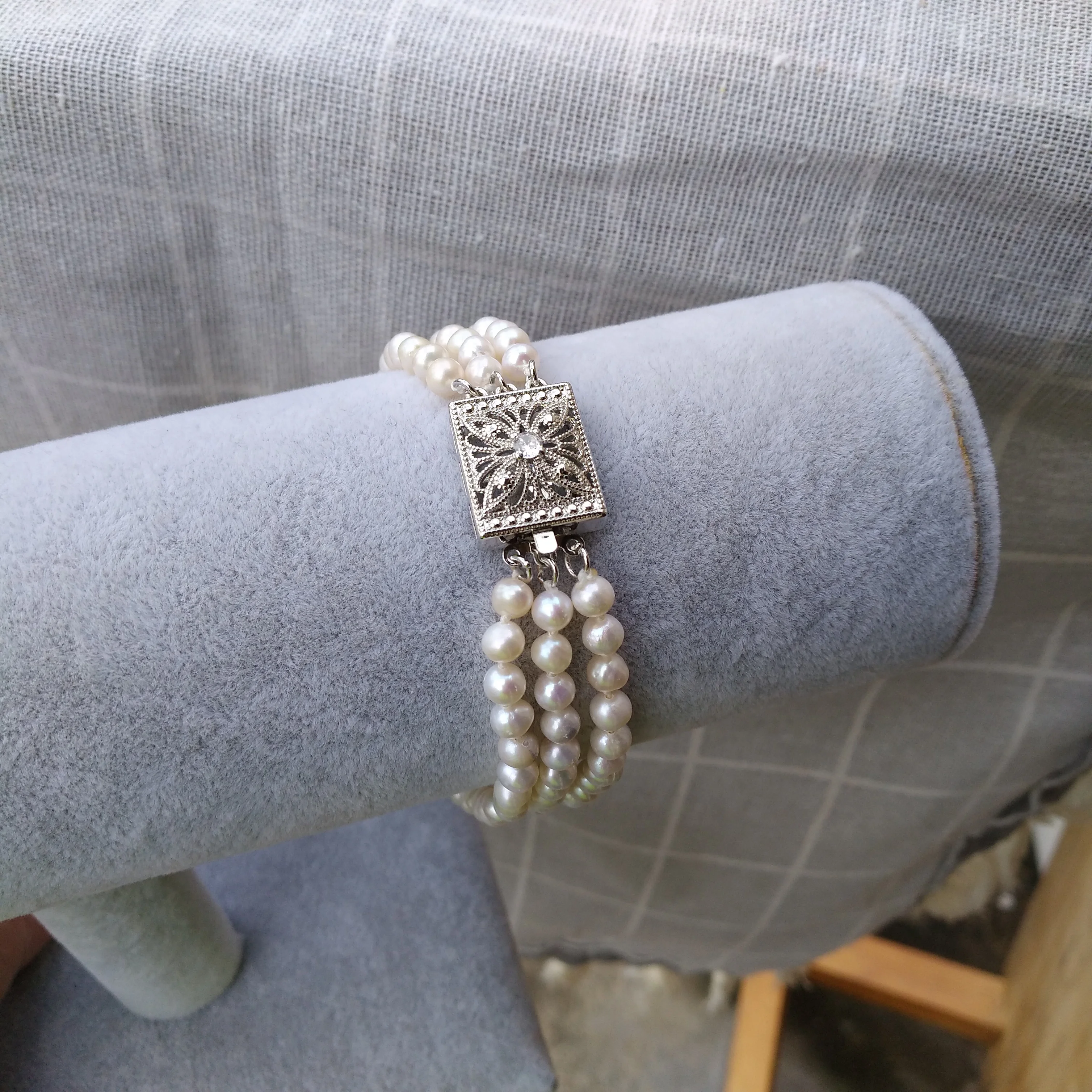 Hot Sale 3row Natural AAA+ 5-6mm South Sea White Pearl Bracelet 7.5-8in Adorable