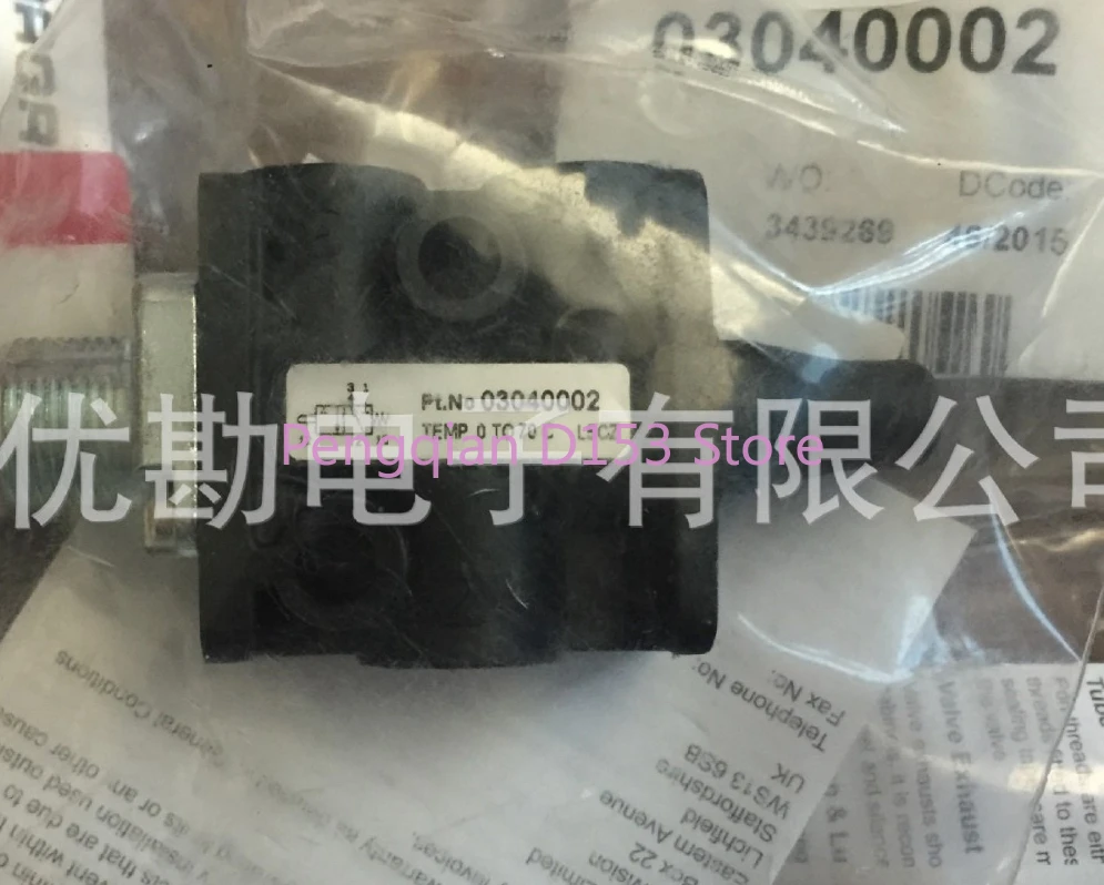 Pneumatic and fluid control, two-position three-way machine control valve 03040002