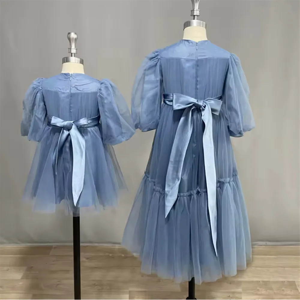 Abito da sposa personalizzato per ragazza di fiori con volant e cintura con fiocco, maniche a sbuffo, abito da festa di compleanno, abito da prima comunione per damigella d'onore