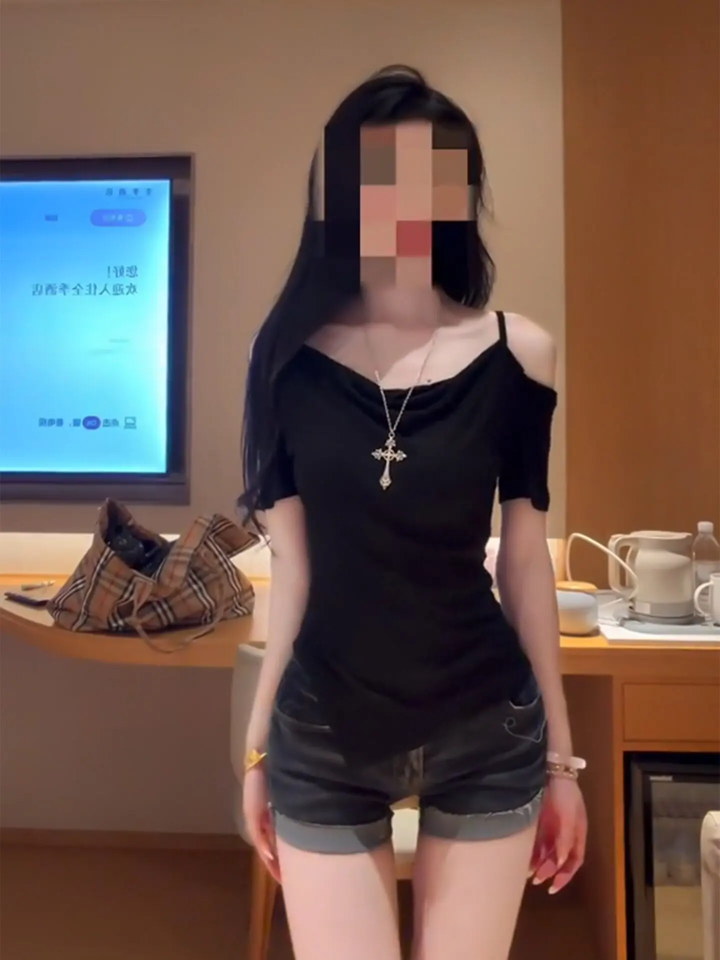 American Hot Girl Style Shoulder Bared Short Sleeve T-shirt Women's Summer Black Slim Fit Distinctive Neckline Top
