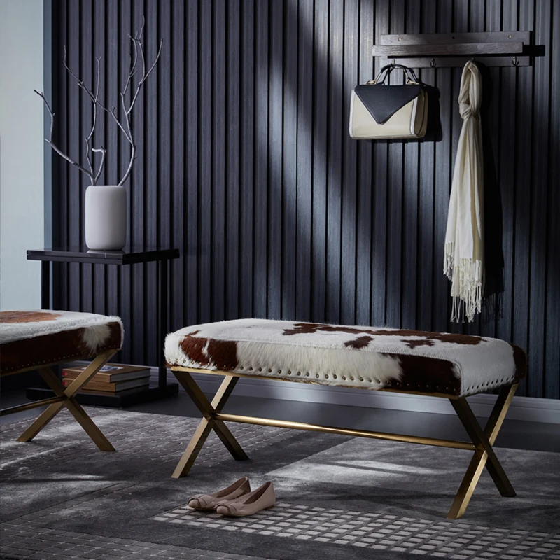 

Modern, fashionable and comfortable bedside, gold stainless steel milk shoe stool