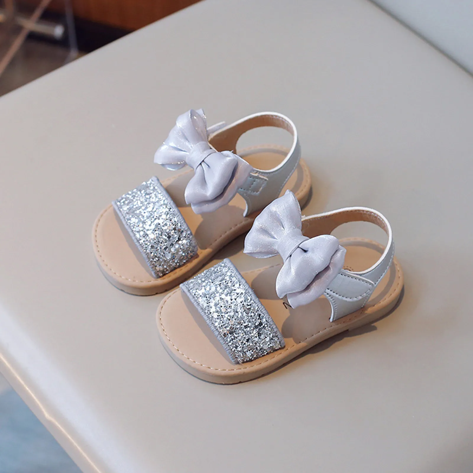 

Summer Girl Girls Sandals Summer New Korean Edition Solid Color Open Toed Beach Shoes Sneaker Sandals for Girls Light Ups