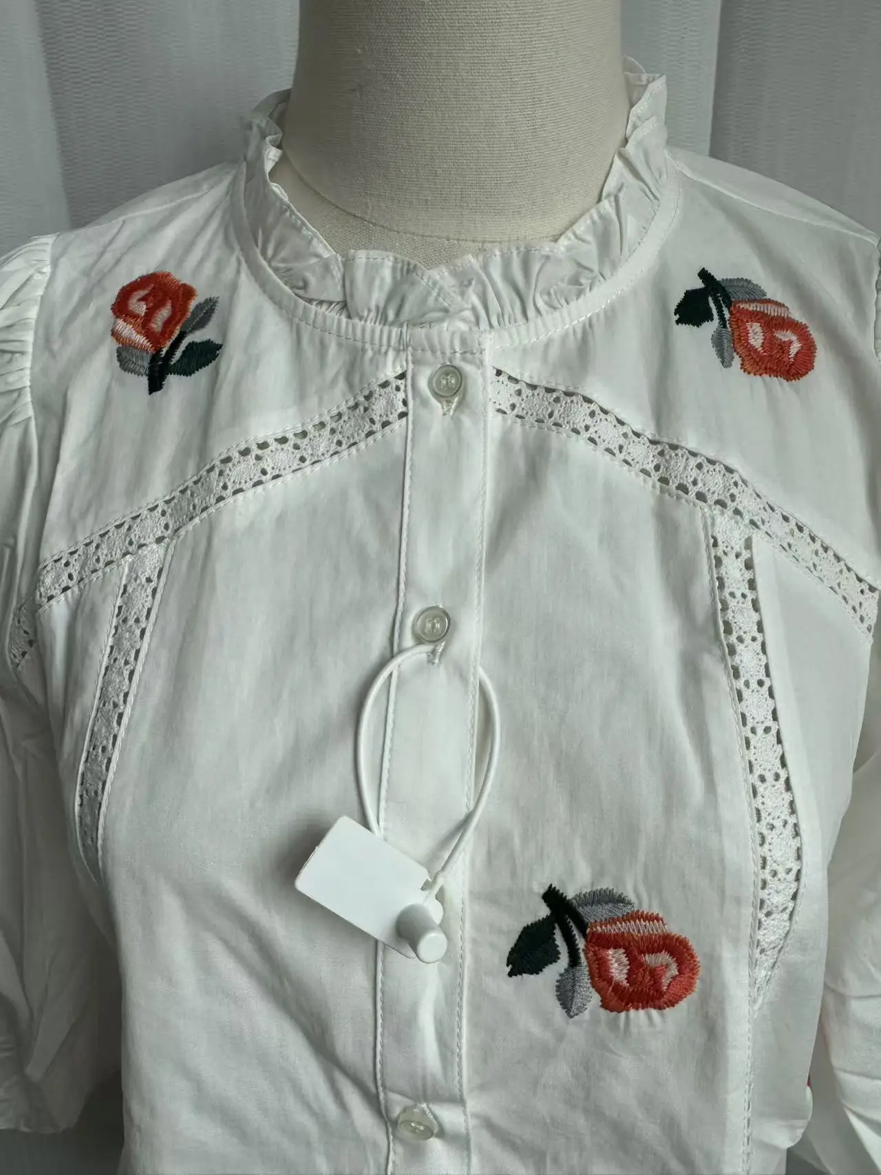 เสื้อผ้าฝ้ายแท้ Ele Pure Cotton สำหรับใส่ทำงาน คอปกสี่เหลี่ยมแต่งระบาย ปักลายดอกเดซี่ ทรงเข้ารูป ระบายอากาศได้ดี สำหรับผู้หญิง