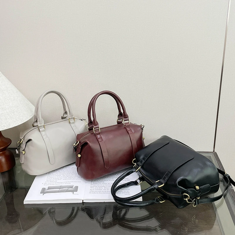 

Новые глянцевые однотонные сумки из искусственной кожи в стиле ретро для женщин, высококачественные сумки большой вместимости, роскошные темпераментные сумки