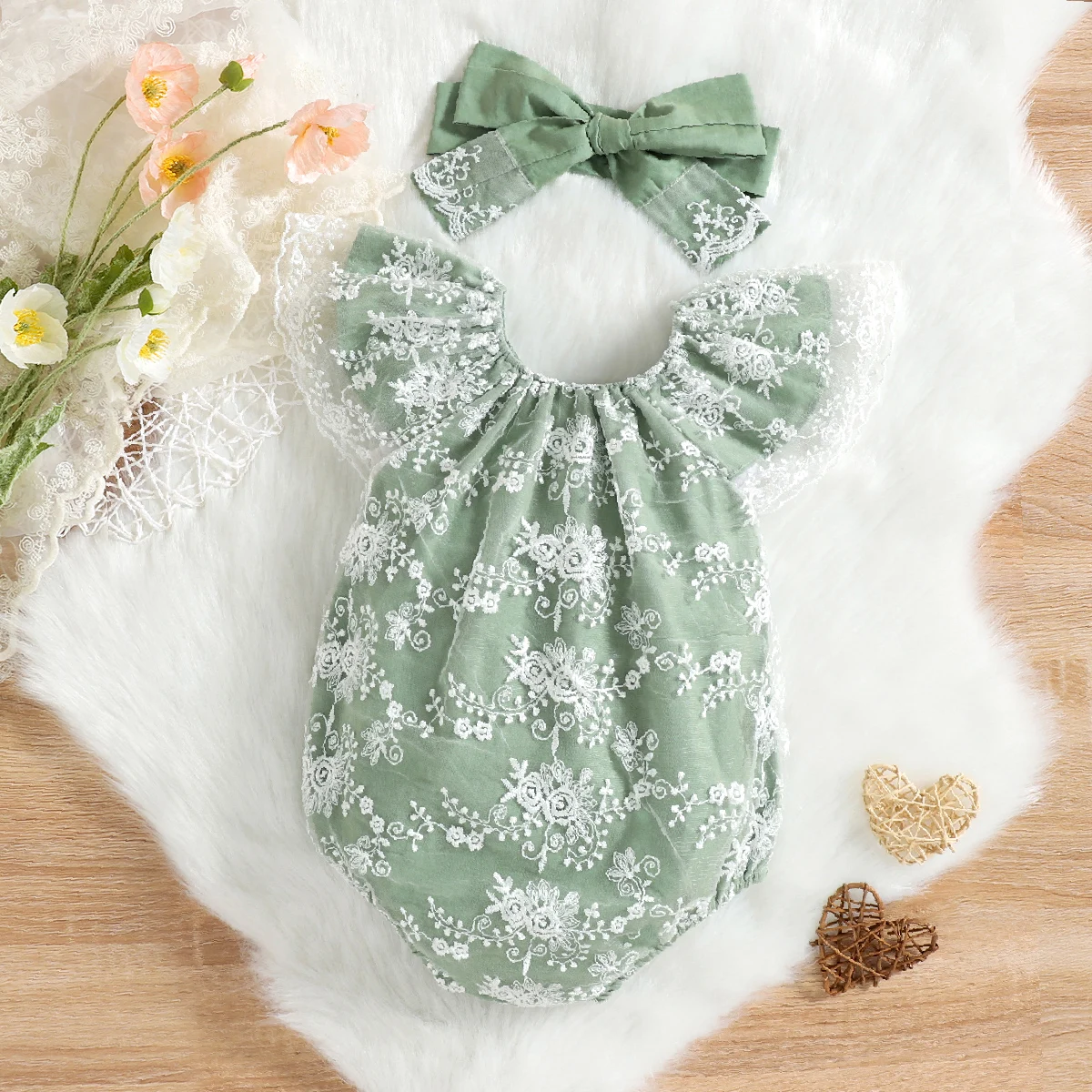 New summer fresh and fashionable baby girl lace flying sleeve mesh one-piece crawling suit (with bow tie)