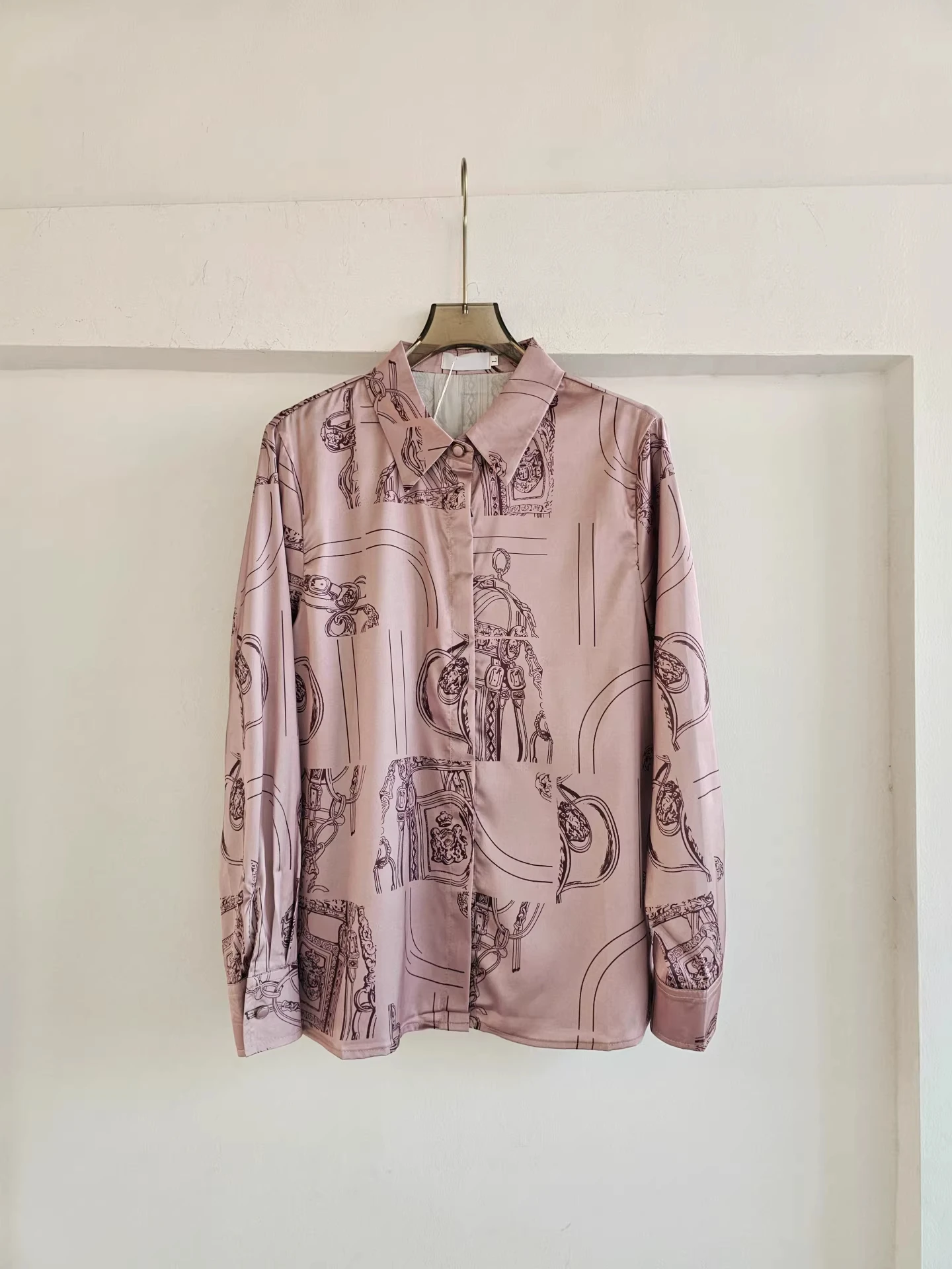 

Clothland Women Elegant Print Blouse Long Sleeve Single Breasted Shirt Female Chic Office Wear Tops Blusa Mujer LB415