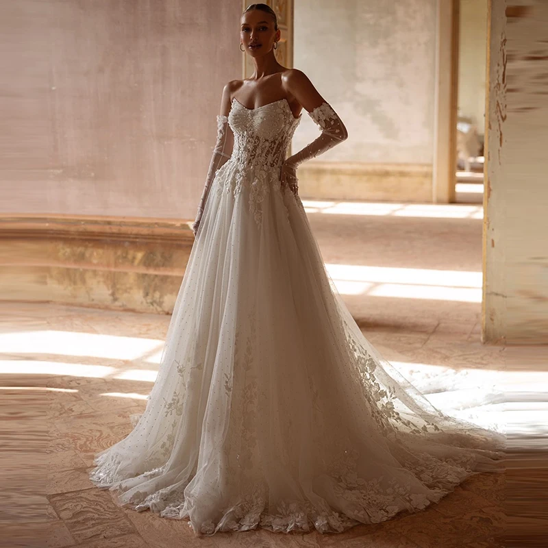 Off The Shoulder A-Line Wedding Dress Organza With Embroidery Appliques Beach Ball Gown Strapless Sleeveless Bridal Gown Lace Up