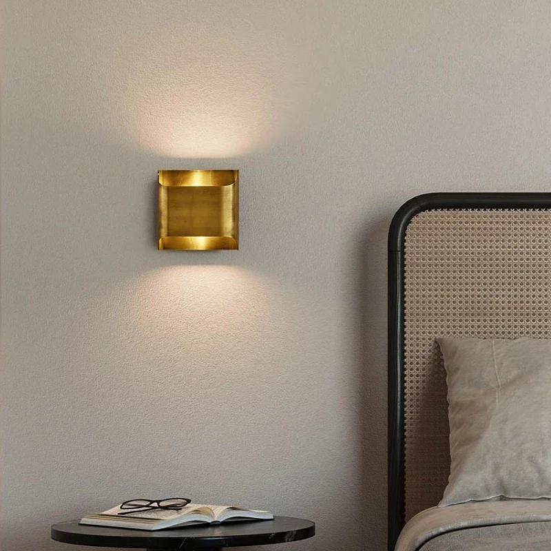 New Design Luxury Crystal Wall Lamp Glossy Gold Decal Wall Light Modern Home LED Lighting