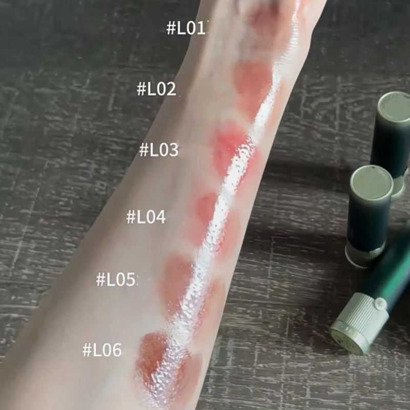 HERORANGE ハート型保湿リップスティック: 潤いを与えるフォーミュラで鏡のような輝き - 自然な外観で潤いと輝きを与えます