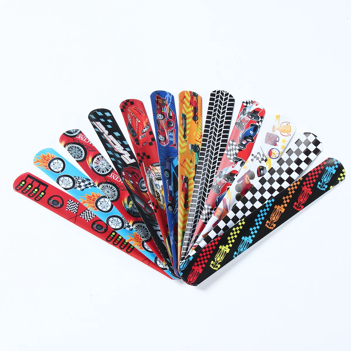 12pcs Racing Cars Party Supplies Favor Racing Thème Snap Bracelets PVC Snap Bracelets Bracelet pour Enfants Fête D'anniversaire Fournitures
