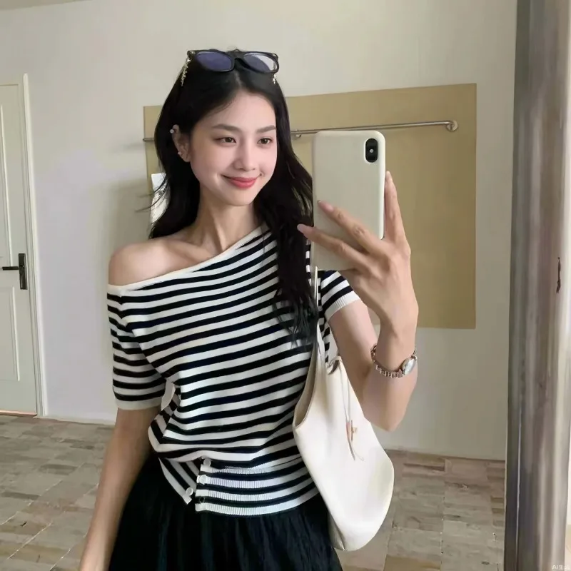 

Women's Yellow Knit Short Sleeve Top Asymmetric Hem With Button Detail Casual Loose Fit Top