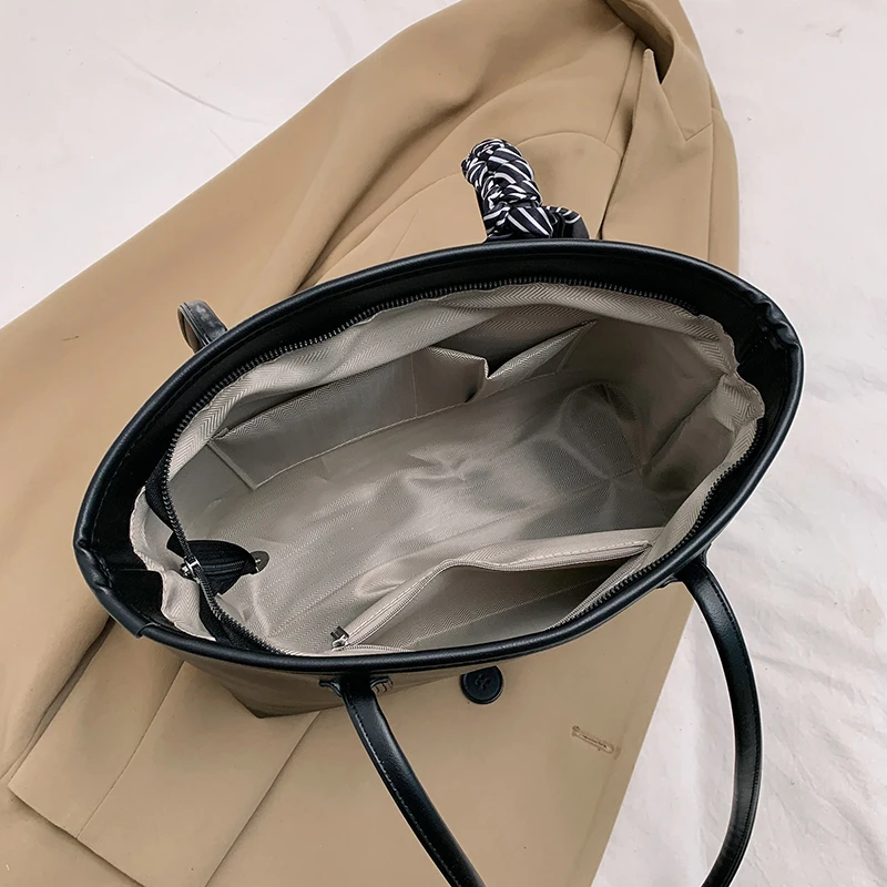 Sac fourre-tout en cuir souple pour femme avec décoration de ruban, sacs initiés, grande capacité, sac à main rétro pour femme, haute qualité