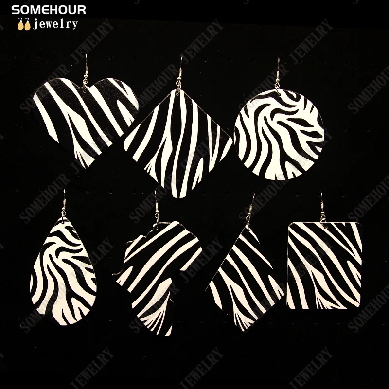 Somethour orecchini pendenti geometrici in legno con stampa leopardata alla moda per regali da donna ghepardo Zebra Animal Skin Designs ciondolo