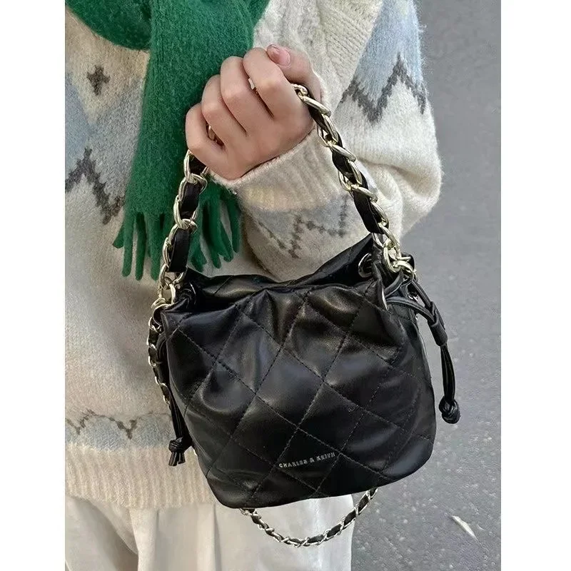 Elegant Quilted Crossbody Black Bag Casual Chic with Luxury Gold-Tone Chain Strap Versatile Faux Leather Drawstring Secure