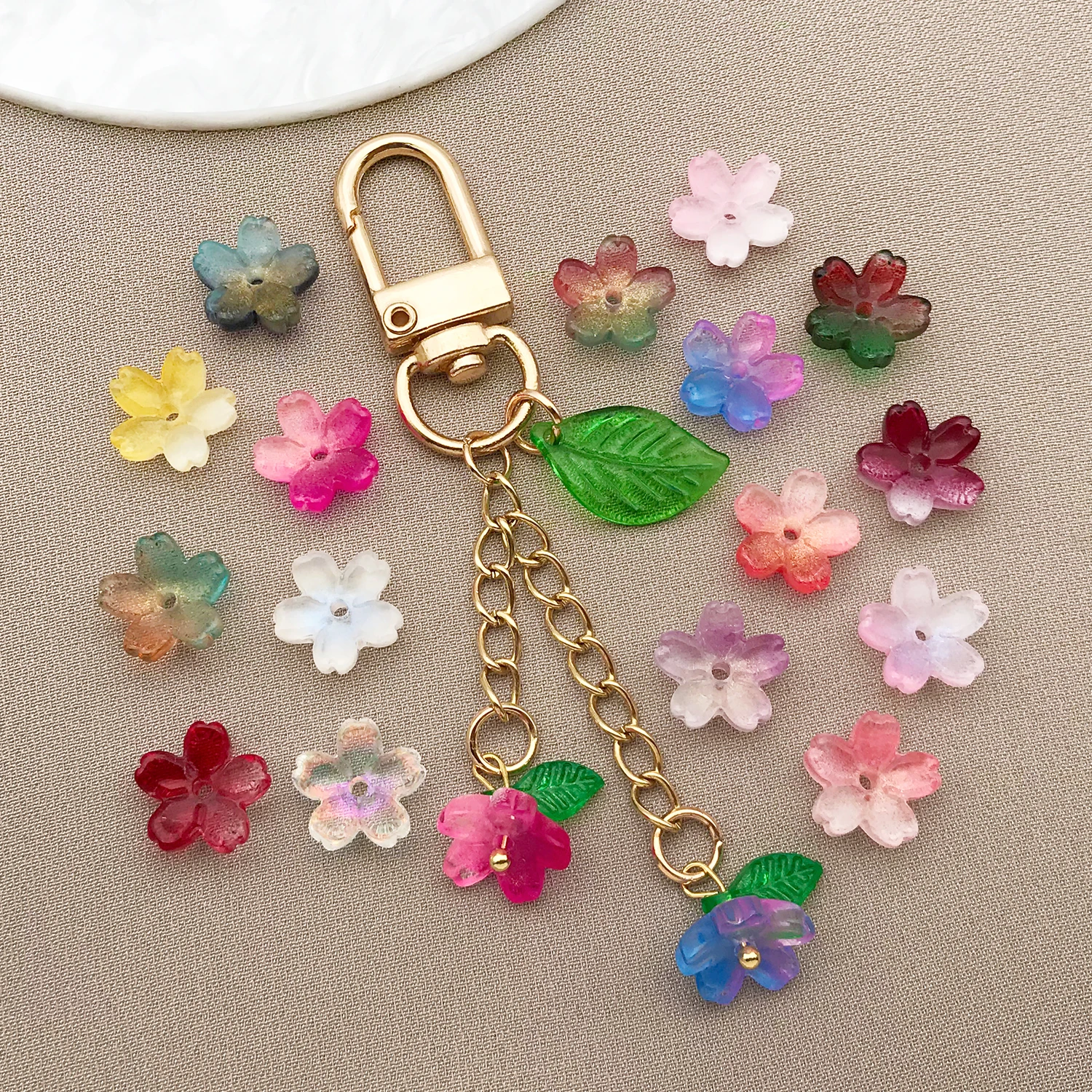 20/50pcs 10x10mm Cherry Blossom Petal Glass Ornaments Series Chams, Suitable for Necklaces, Earrings, Exquisite DIY Accessories