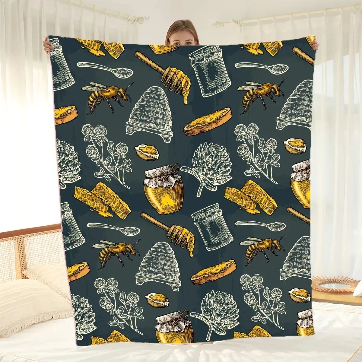 

Плед из фланели с узором «соты» - Мягкий, теплый, уютный желтый плед для дивана