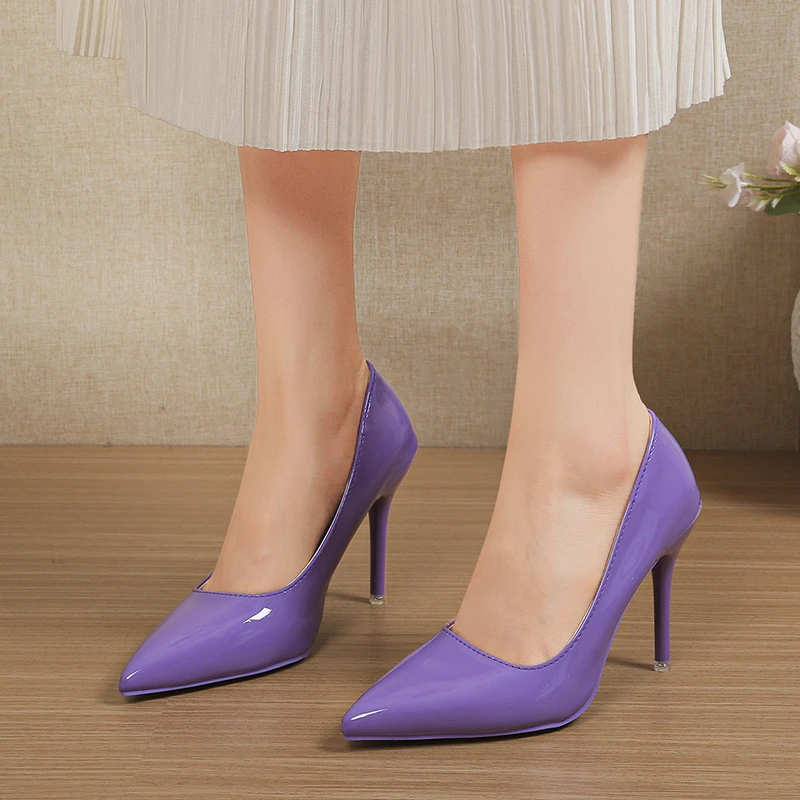

Plus Size Women's High Heels Fashion Glossy Pointed Toe Shallow Mouth Slip-on Slim Heel Single Shoes
