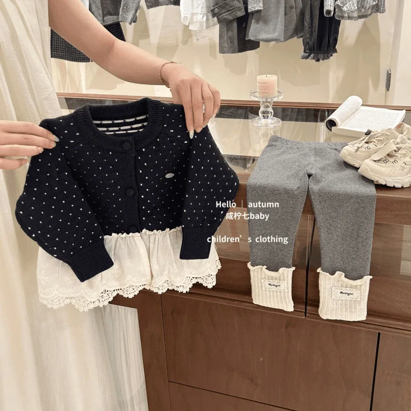 

Girls' Set 2025 Autumn New Lace and Lace Sweater Coat, Baby Girl Grey Stacked Socks Two Piece Set