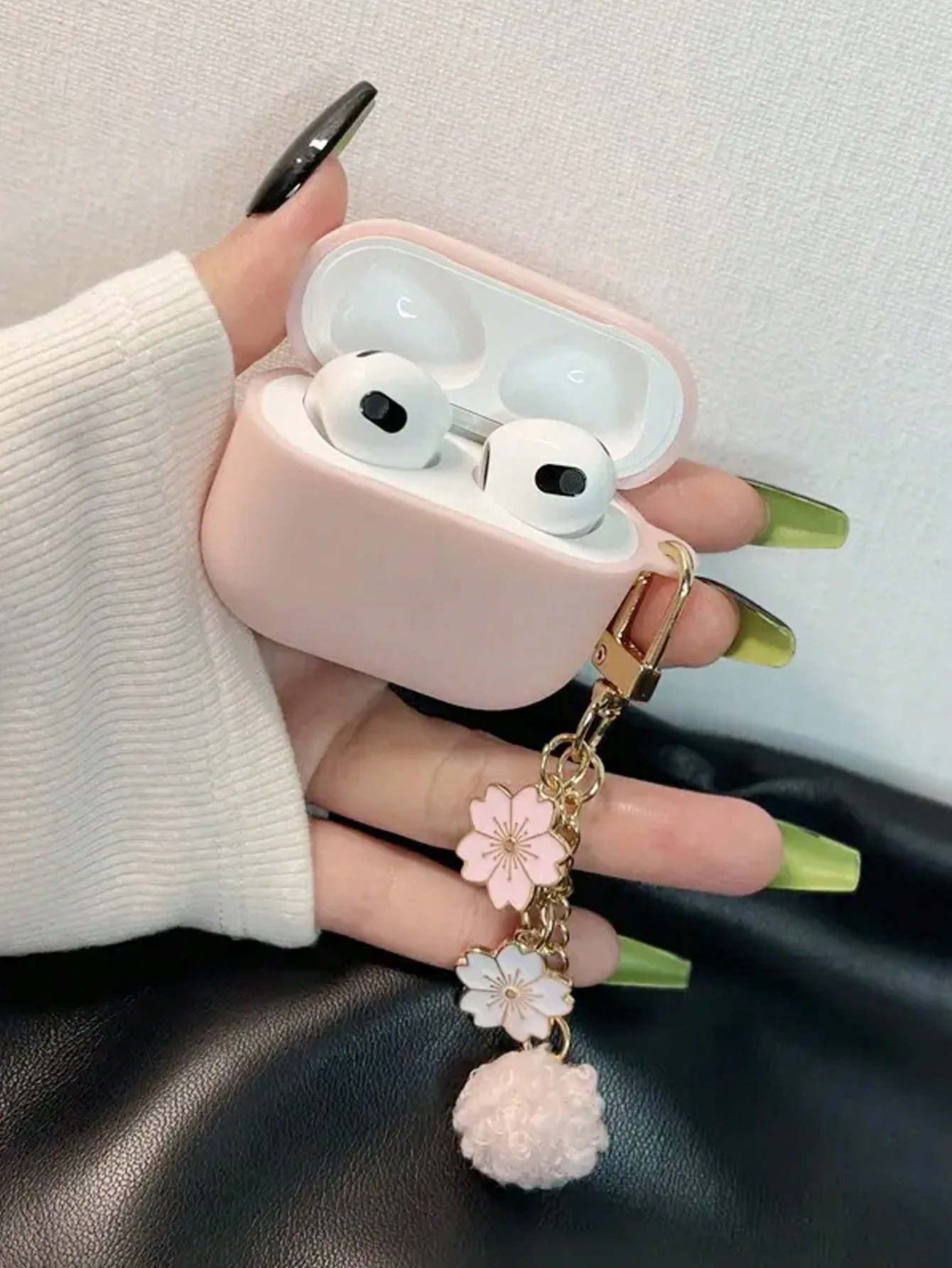 Kopfhörerhülle für Apple AirPods 5/4/3/2/1, Schutzhülle für Airpods Pro 3/Pro 2/Pro, Silikon-Schutzhülle mit Blumen-Schlüsselanhänger – Detail 5