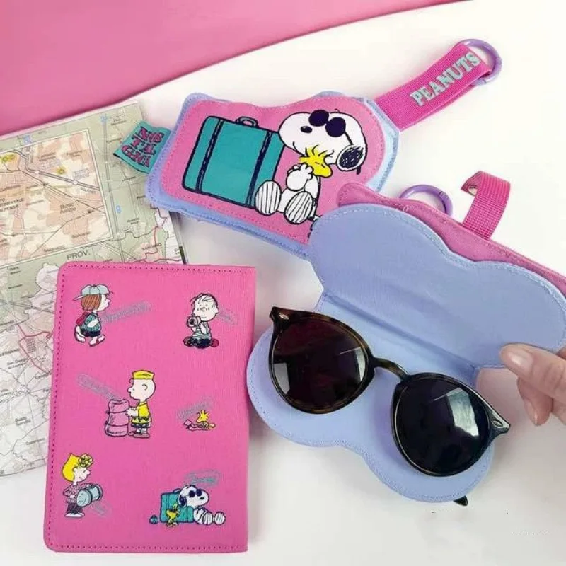 Snoopy Spectacle Case Sunglasses Bag Cartoon Hanging Leather Glasses Storage Pouch Glasses Cover Portable Travel Eyewear Holder