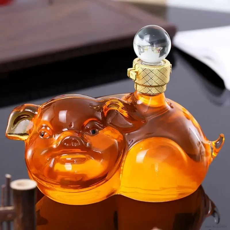 

Cute clear 1000ML pig shaped lead-free glass whiskey decanter for Liquor Scotch Bourbon